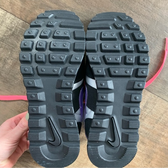 Nike V Love OX platinum and violet sneakers - Picture 10 of 10